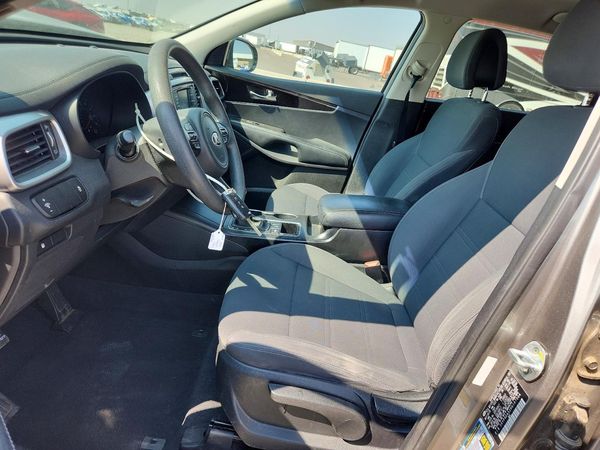 2017 KIA SORENTO L, LX