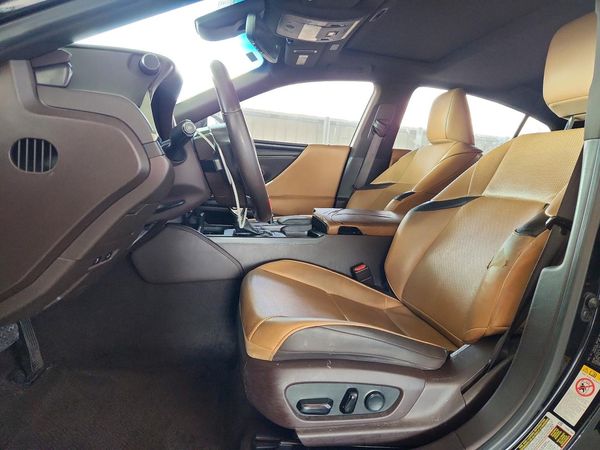 2019 LEXUS ES 350