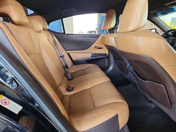 2019 LEXUS ES 350