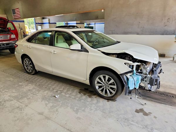 2015 TOYOTA CAMRY
