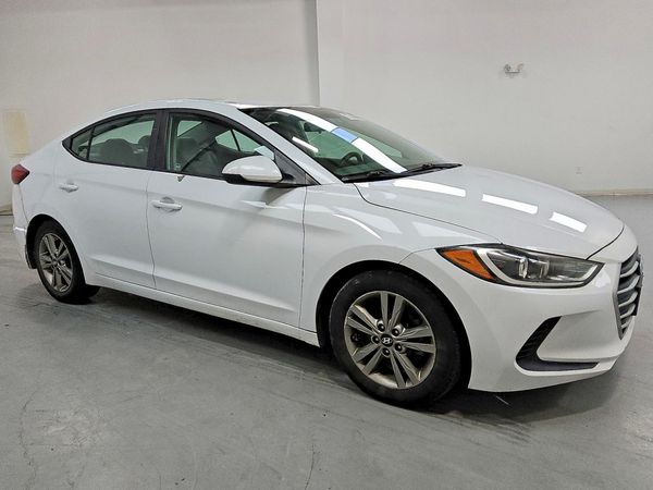 2017 HYUNDAI ELANTRA — Passenger 3/4