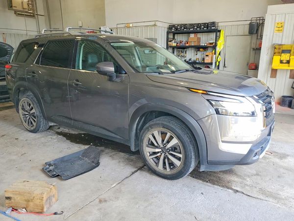 2023 NISSAN PATHFINDER SL