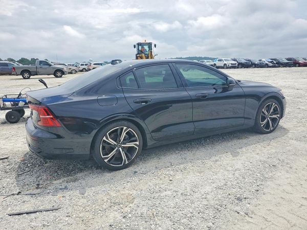 2024 VOLVO S60 Ultimate Dark