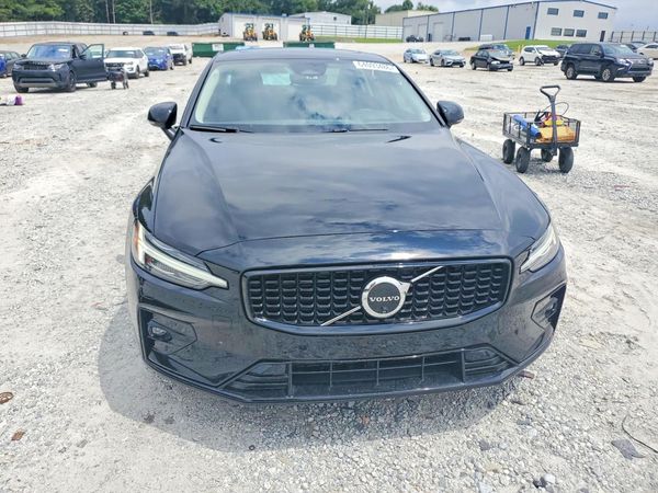 2024 VOLVO S60 Ultimate Dark