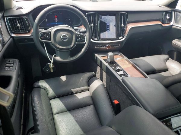 2024 VOLVO S60 Ultimate Dark