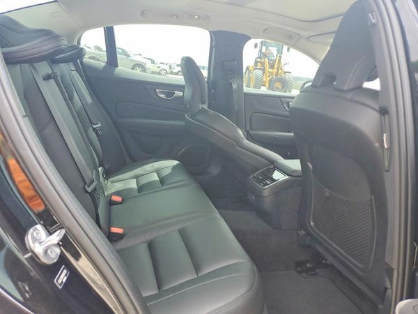 2024 VOLVO S60 Ultimate Dark