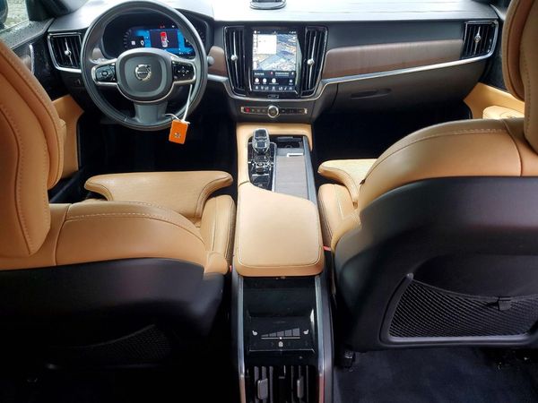 2022 VOLVO S90 Inscription
