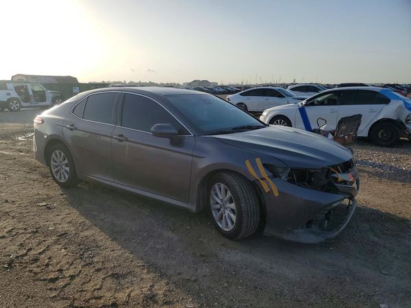 2018 TOYOTA CAMRY L/LE/SE/XLE — Passenger 3/4