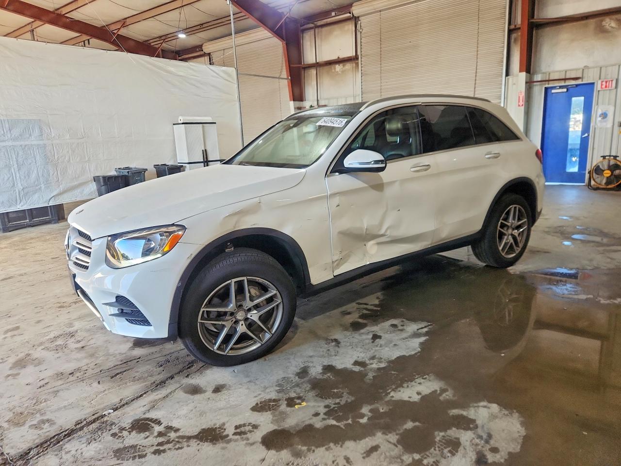 2016 MERCEDES-BENZ GLC-CLASS GLC300 Base-4M — Front 3/4