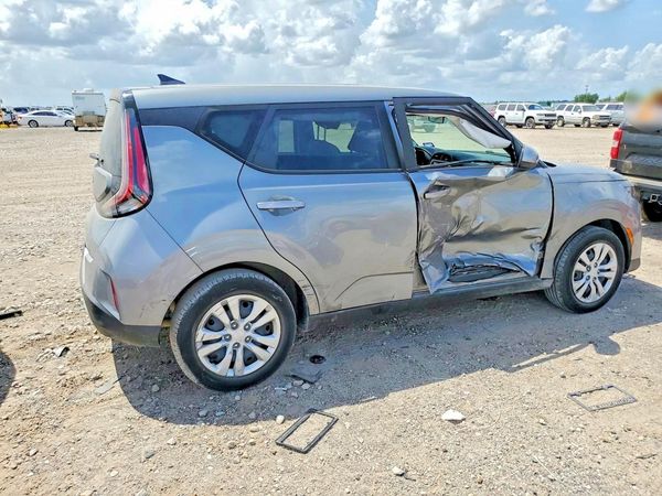 2023 KIA SOUL LX, S