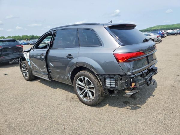 2025 AUDI Q7 quattro Premium Plus
