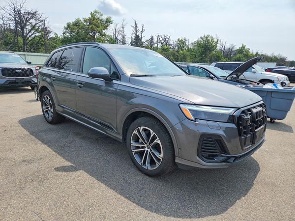 2025 AUDI Q7 quattro Premium Plus
