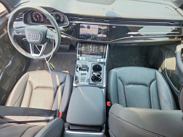 2025 AUDI Q7 quattro Premium Plus