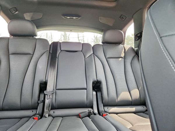 2025 AUDI Q7 quattro Premium Plus