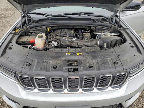 2024 JEEP GRAND CHEROKEE Laredo