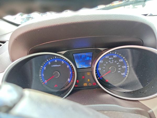 2014 HYUNDAI TUCSON GLS (Middle Level)