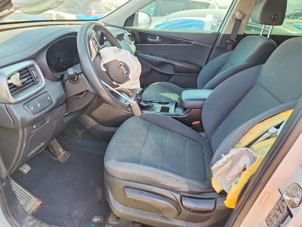 2020 KIA SORENTO L, LX, S — DENT