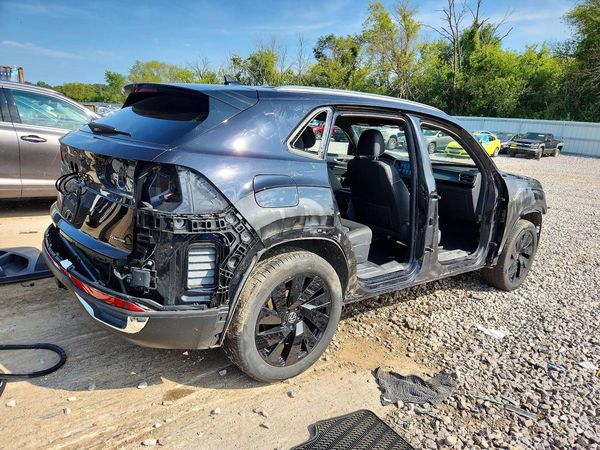 2025 VOLKSWAGEN ATLAS CROSS SPORT 4Motion SE