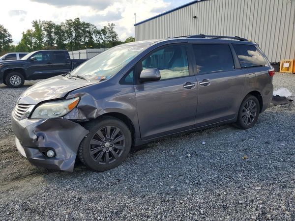 2016 TOYOTA SIENNA