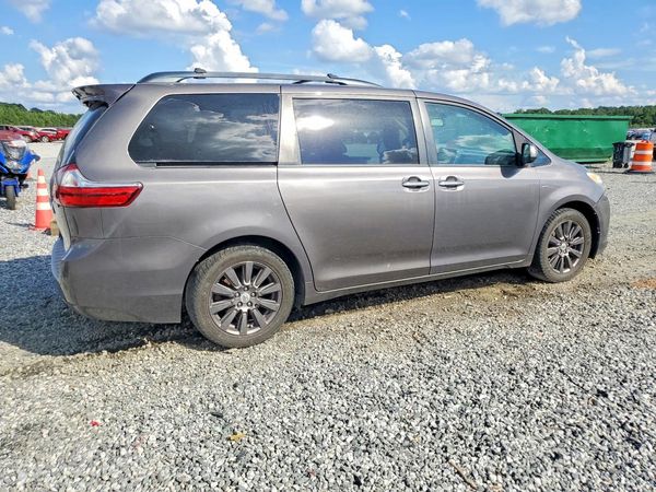 2016 TOYOTA SIENNA