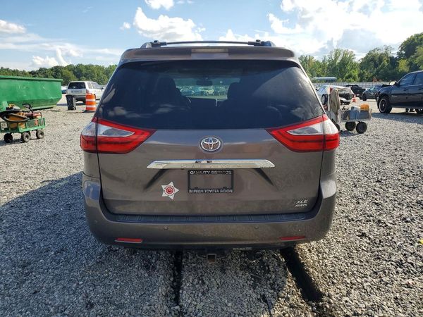 2016 TOYOTA SIENNA
