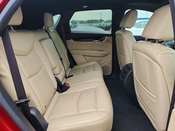 2017 CADILLAC XT5 Luxury