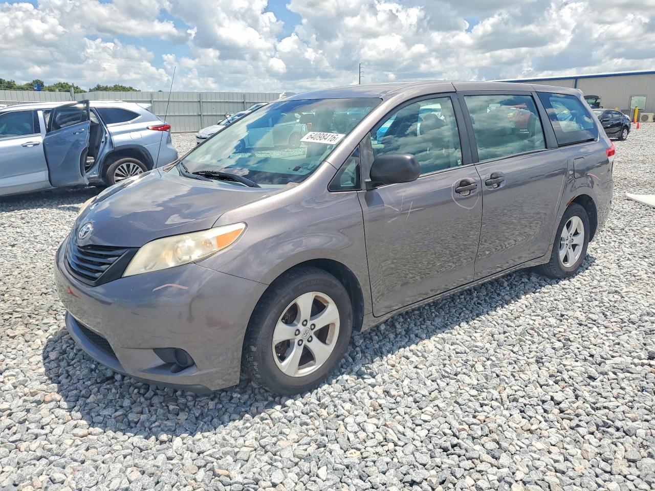 2014 TOYOTA SIENNA