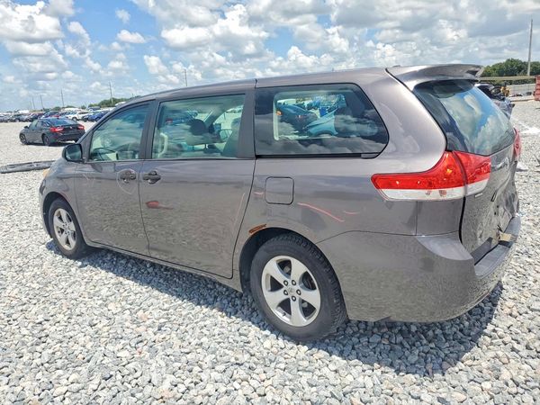 2014 TOYOTA SIENNA