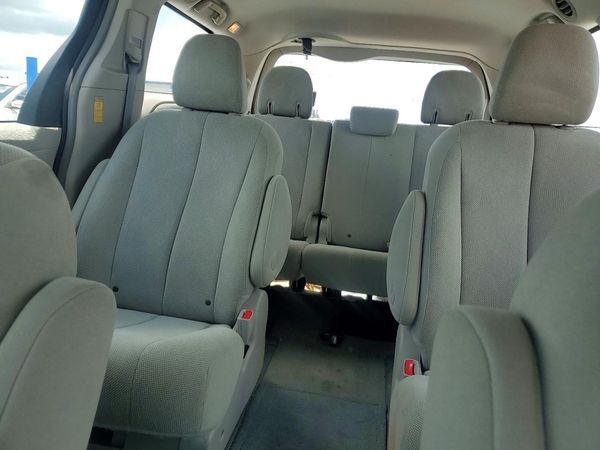 2014 TOYOTA SIENNA