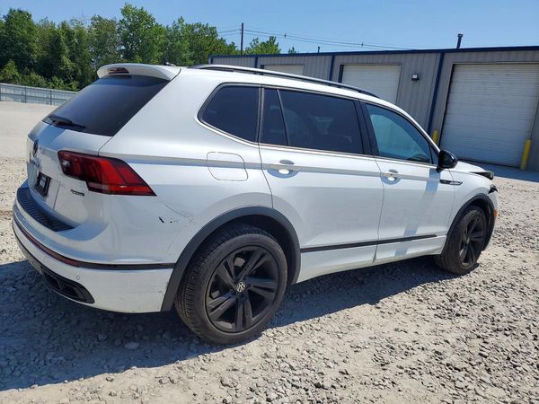 2024 VOLKSWAGEN TIGUAN 4Motion SE R-Line Black
