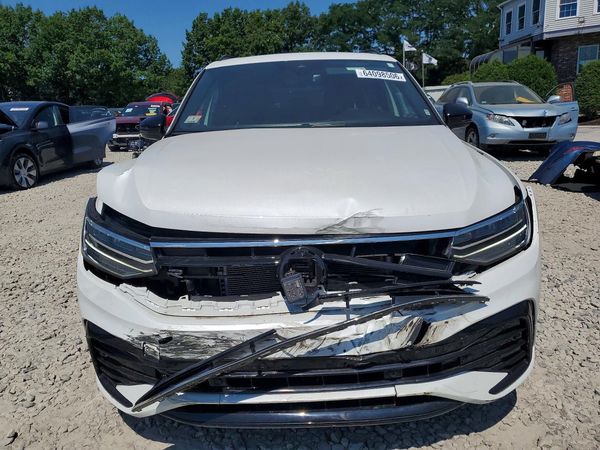 2024 VOLKSWAGEN TIGUAN 4Motion SE R-Line Black