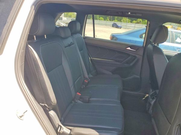2024 VOLKSWAGEN TIGUAN 4Motion SE R-Line Black