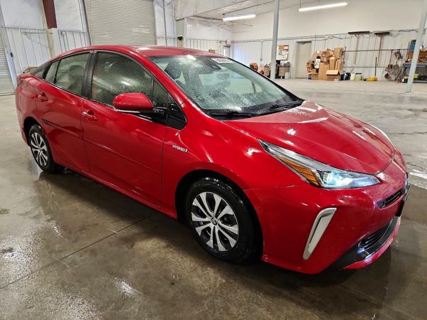 2022 TOYOTA PRIUS