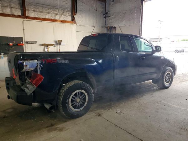 2013 TOYOTA TUNDRA SR5