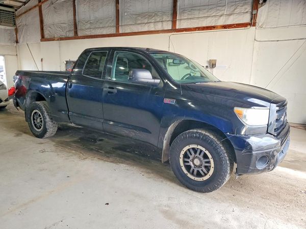 2013 TOYOTA TUNDRA SR5