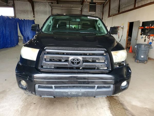 2013 TOYOTA TUNDRA SR5