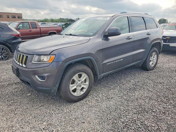2016 JEEP GRAND CHEROKEE Laredo — Front 3/4