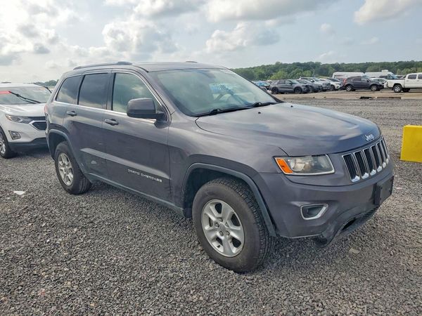 2016 JEEP GRAND CHEROKEE Laredo — Passenger 3/4