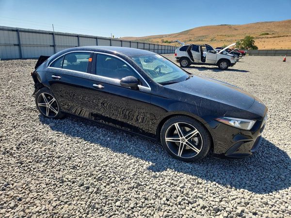 2022 MERCEDES-BENZ A