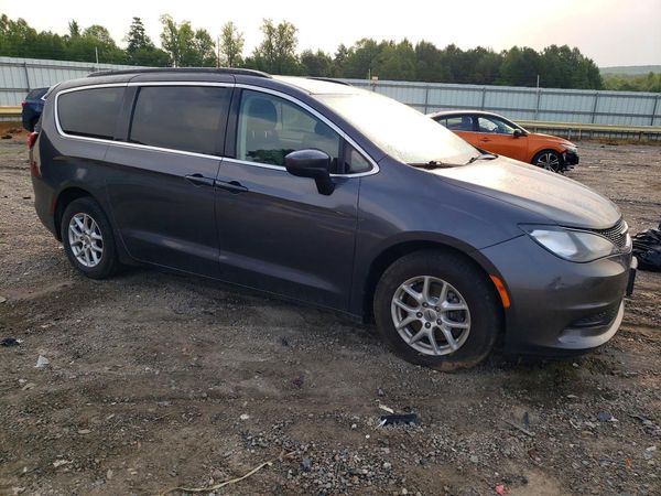 2021 CHRYSLER VOYAGER