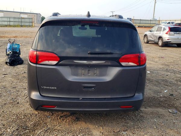 2021 CHRYSLER VOYAGER
