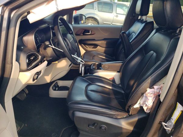 2021 CHRYSLER VOYAGER