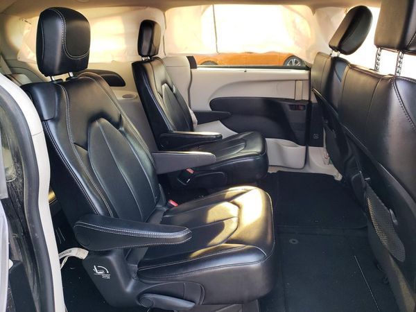 2021 CHRYSLER VOYAGER