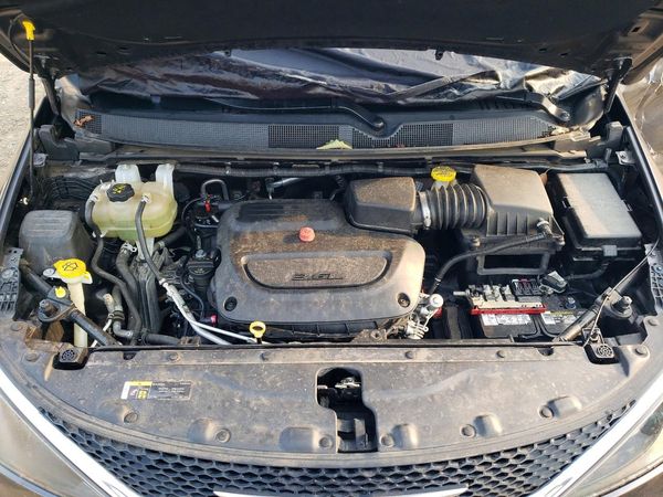 2021 CHRYSLER VOYAGER