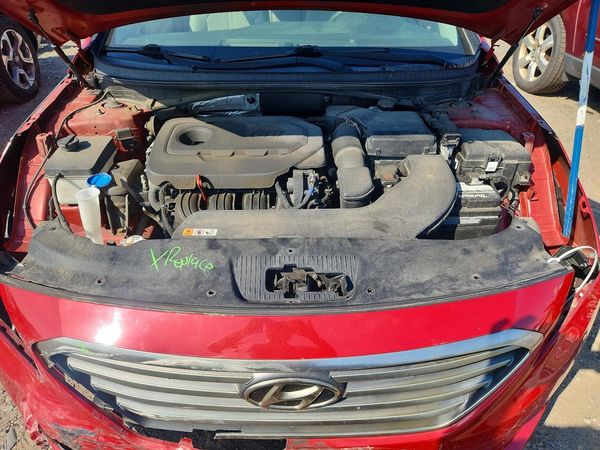 2017 HYUNDAI SONATA SE, Eco — Engine bay
