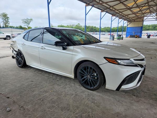 2022 TOYOTA CAMRY XSE