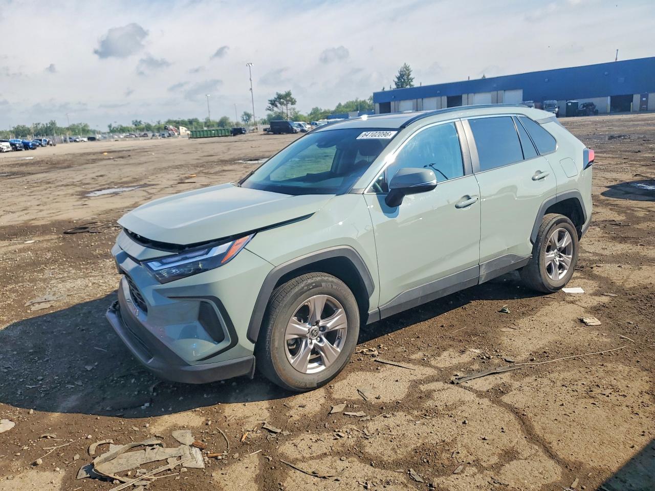 2022 TOYOTA RAV4 XLE