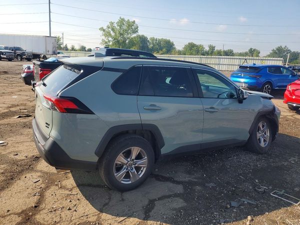 2022 TOYOTA RAV4 XLE