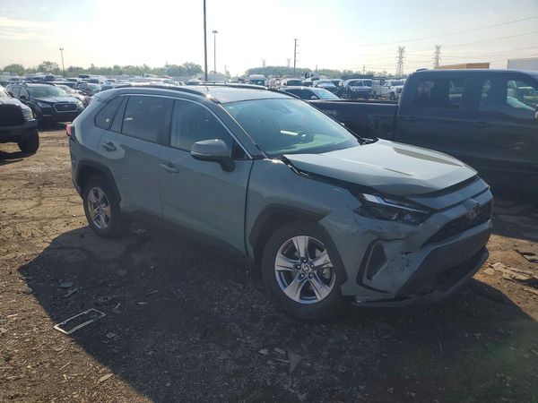 2022 TOYOTA RAV4 XLE