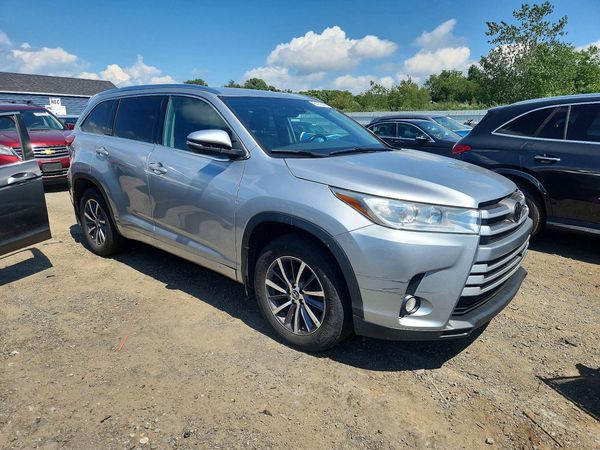 2018 TOYOTA HIGHLANDER SE/XLE